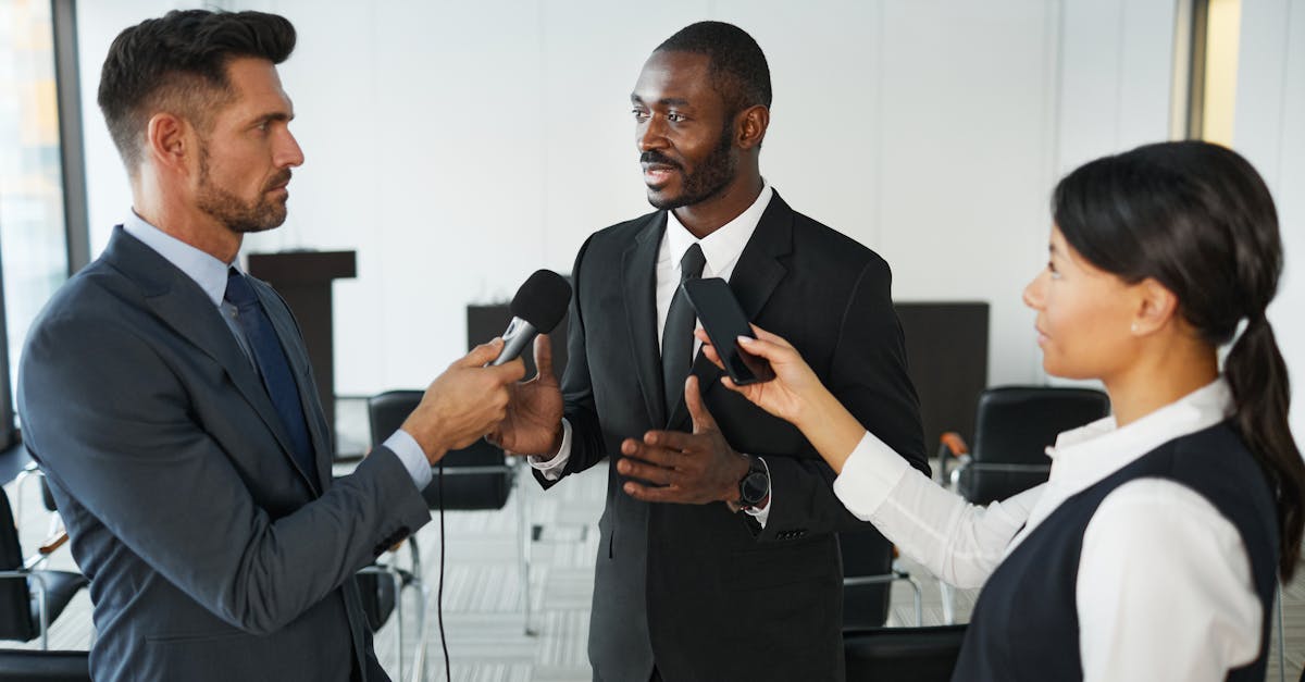 微信号批发：遂宁银行app详情下载教程